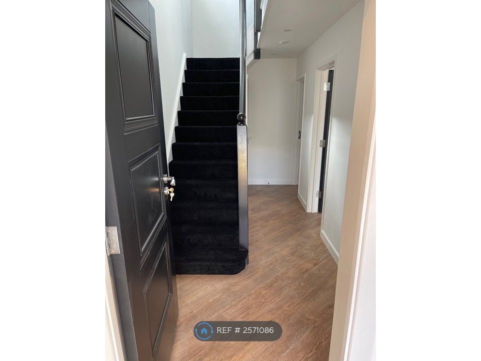 Property photo 3 of 12 Main Entrance