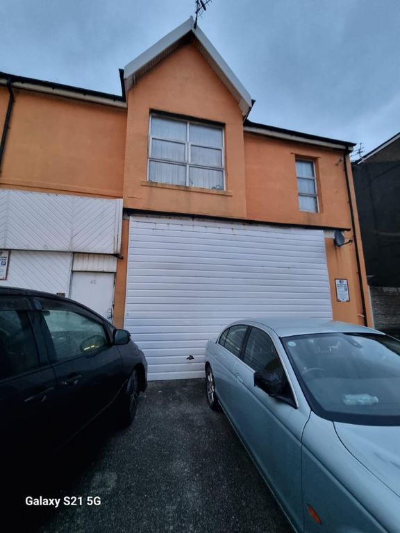 Property photo 2 of 16