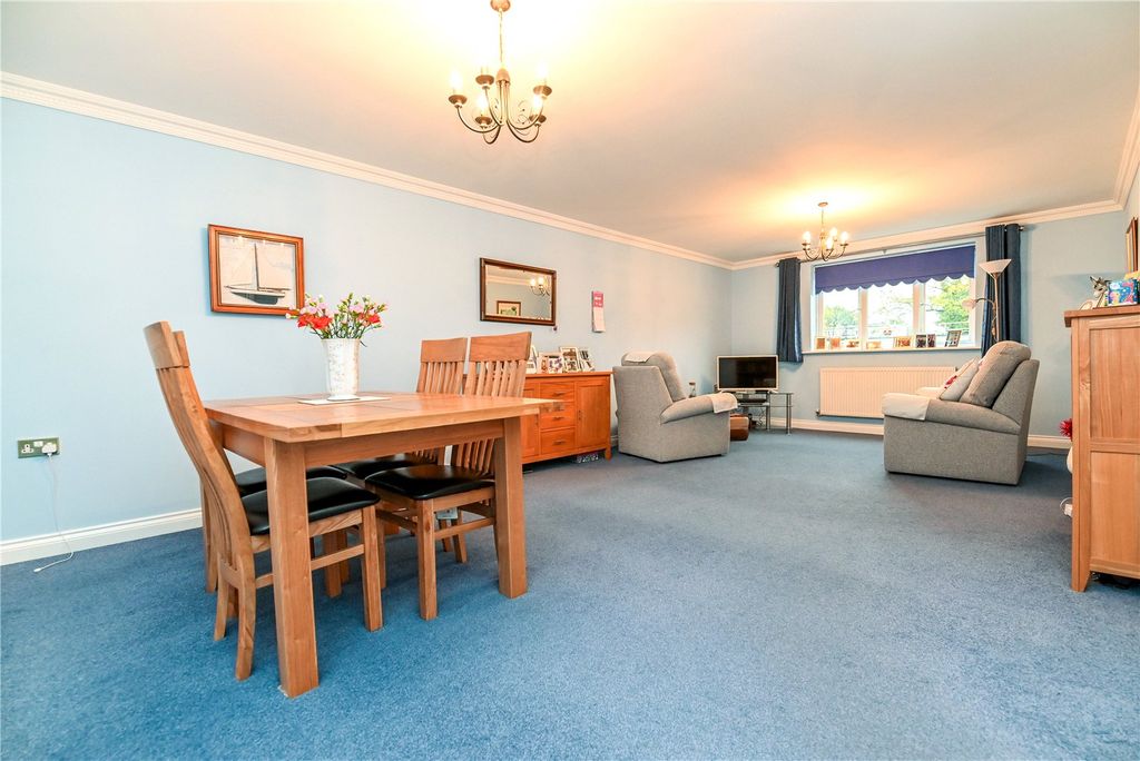 Property photo 2 of 15 Picture No. 04