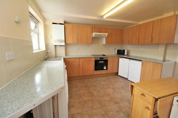 Property photo 3 of 11 Kitchen 2.Jpeg