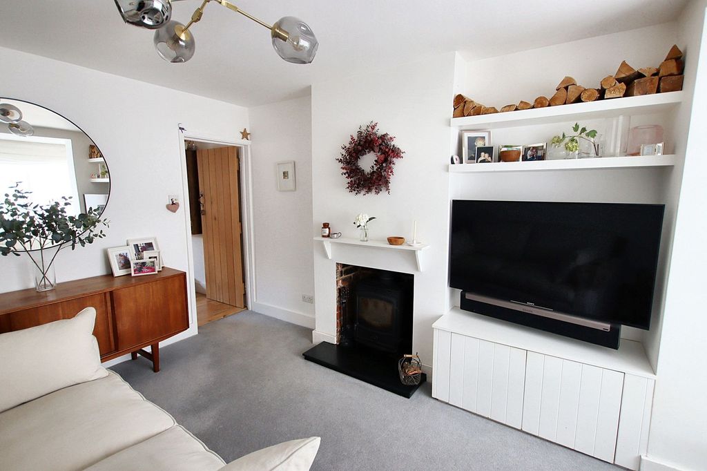 Property photo 2 of 14