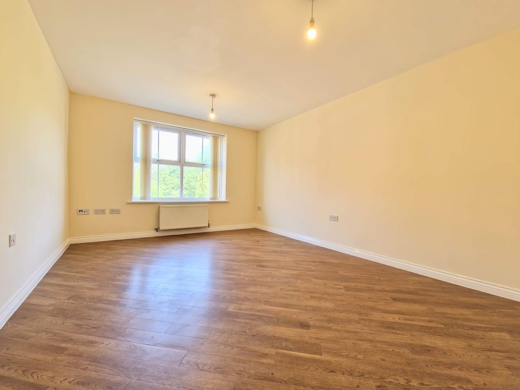 Property photo 2 of 8 Picture No. 05