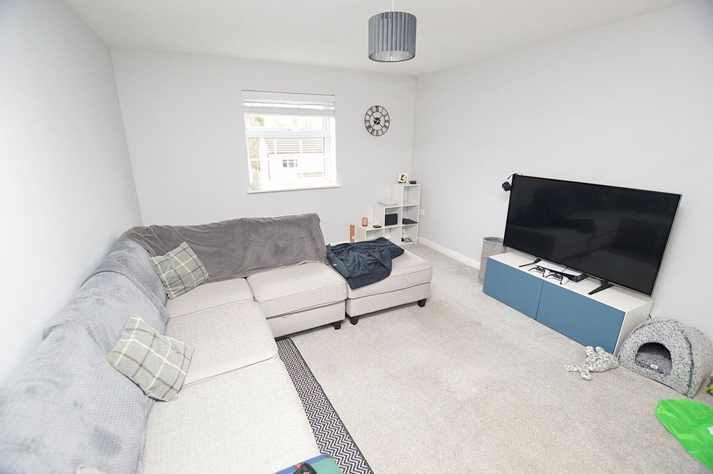 Property photo 2 of 6 Lounge