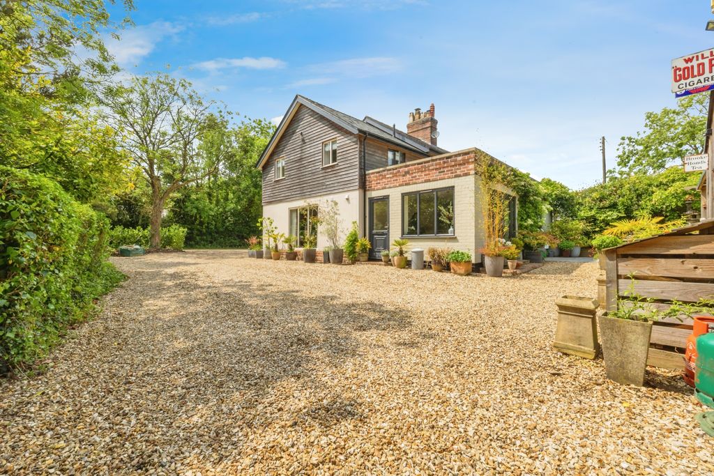 Property photo 1 of 33