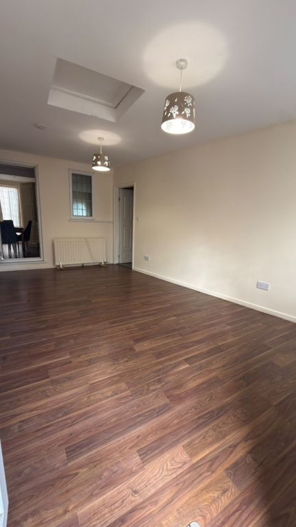 Property photo 2 of 9 Whatsapp Image 2026-09-22 At 12.50.05 (1)