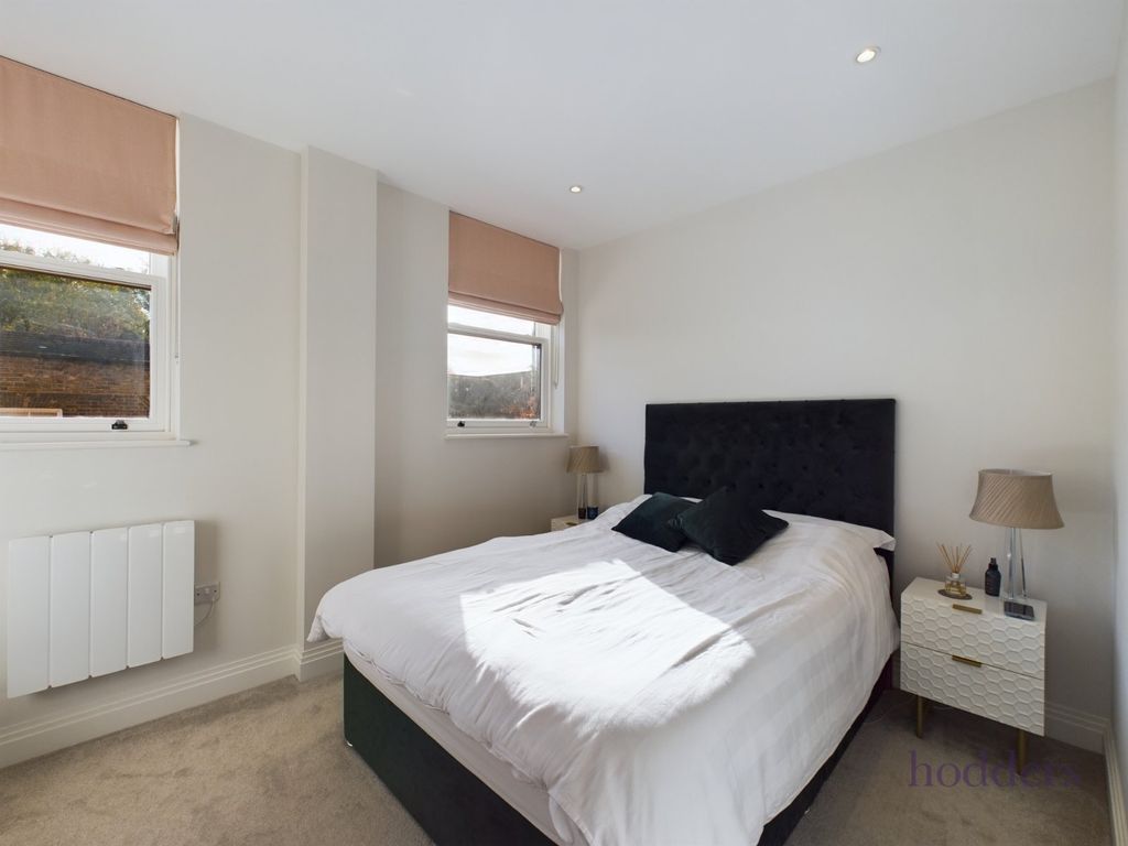Property photo 2 of 18 Picture No. 15