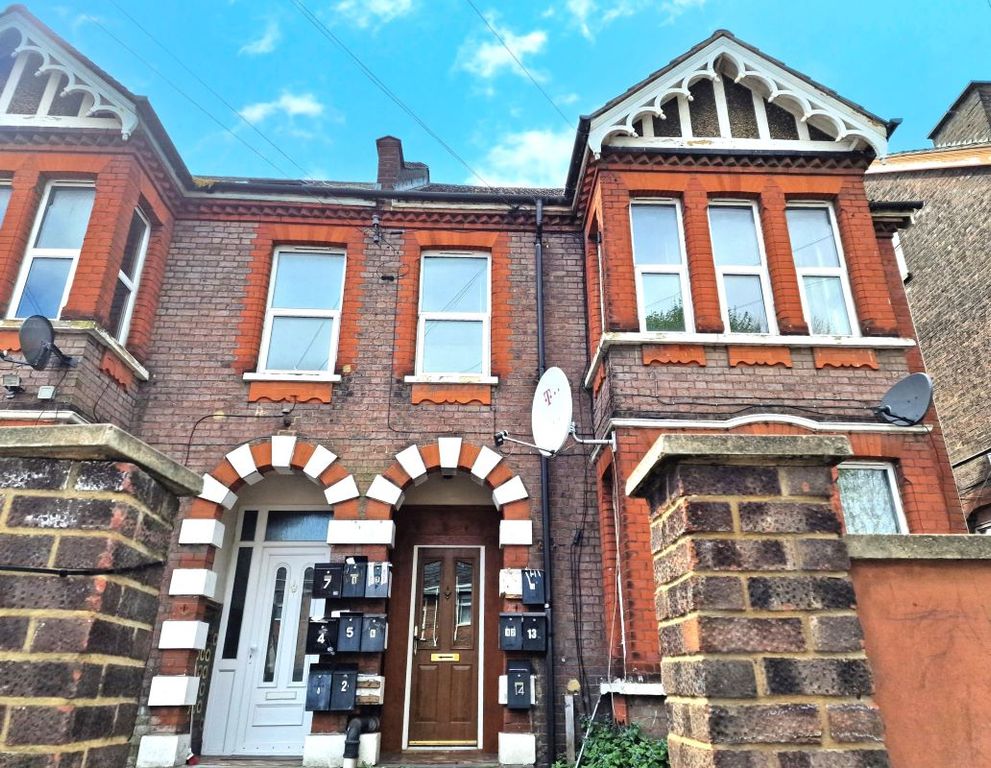 Property photo 1 of 6
