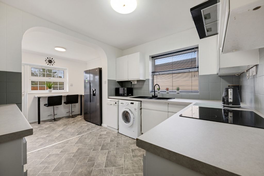 Property photo 2 of 21 4883912