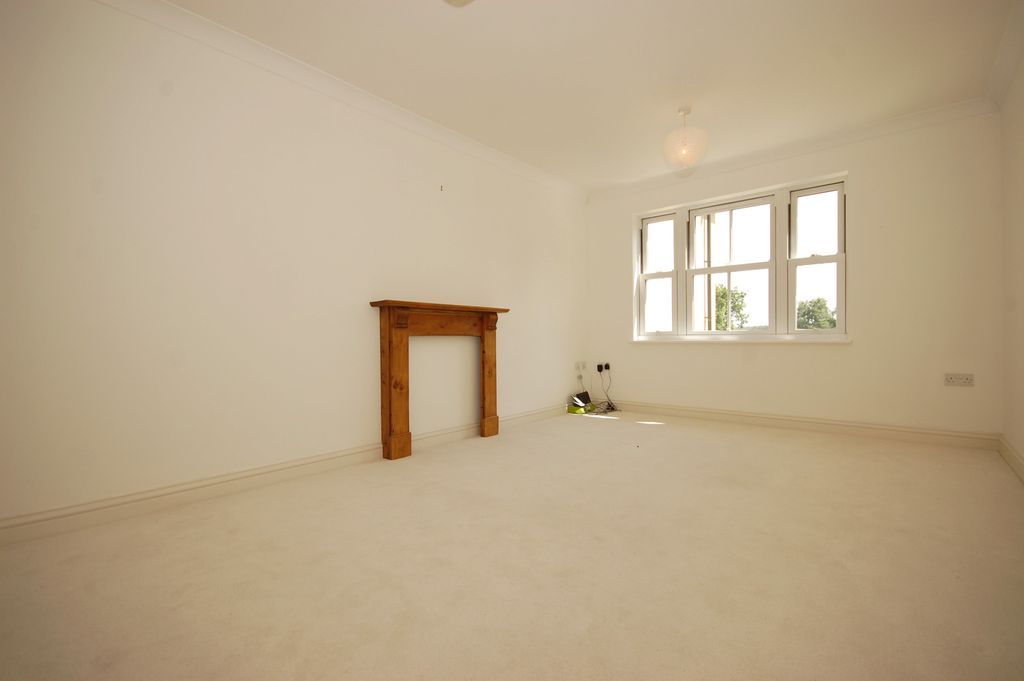Property photo 2 of 6