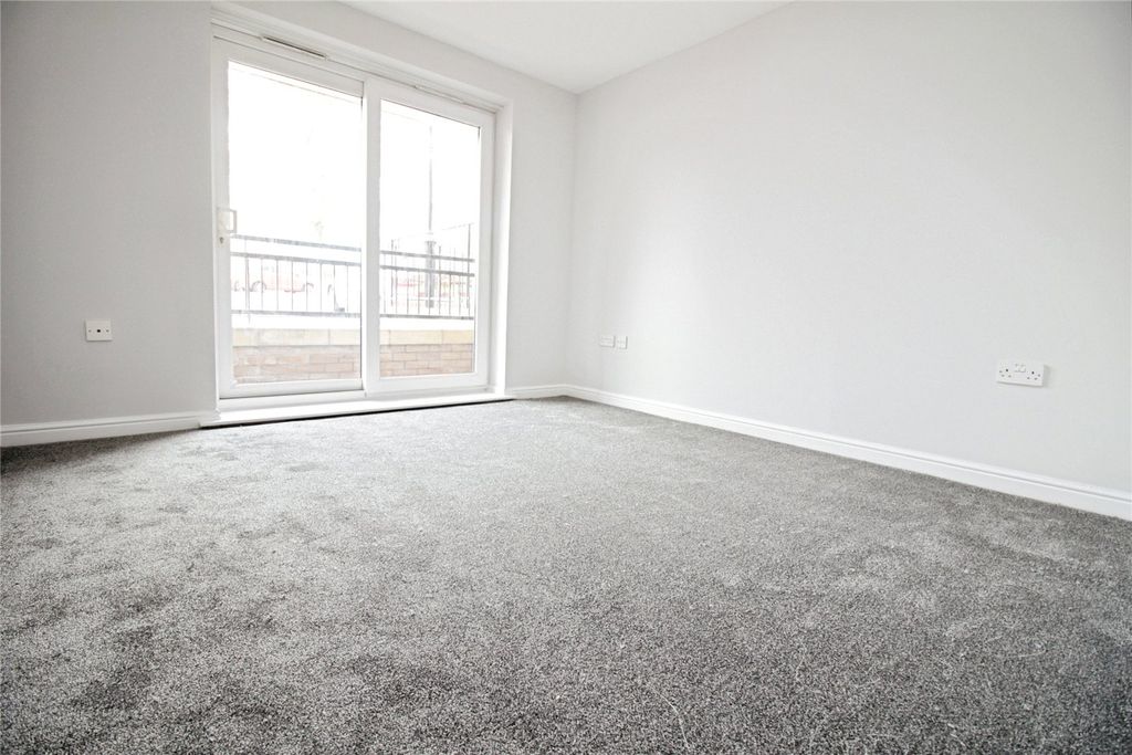 Property photo 2 of 10 Picture No. 13