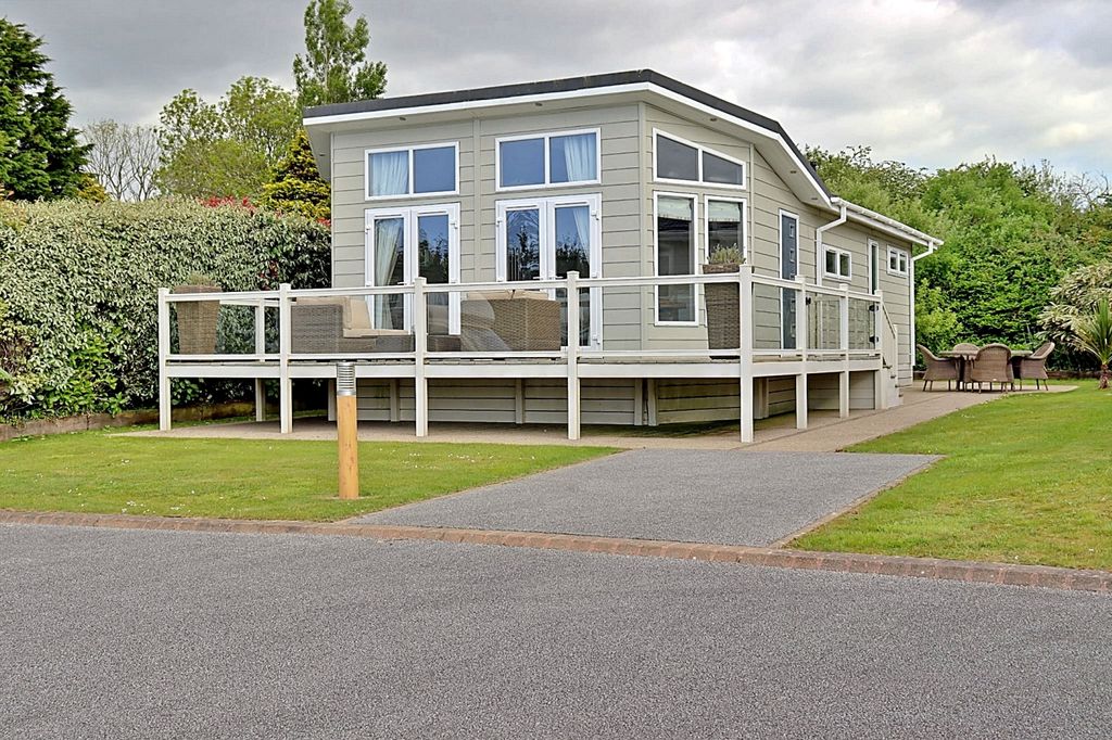 Property photo 2 of 17 Mp24 Front Elevation
