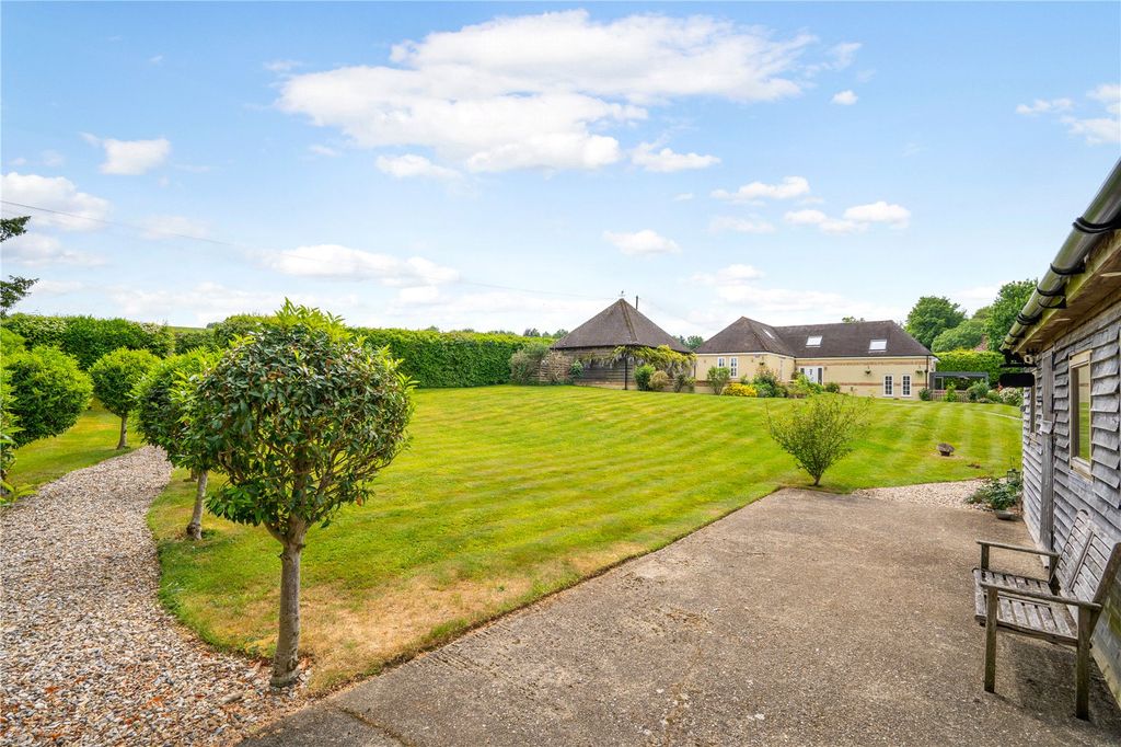 Property photo 1 of 30 Landscaped Gardens