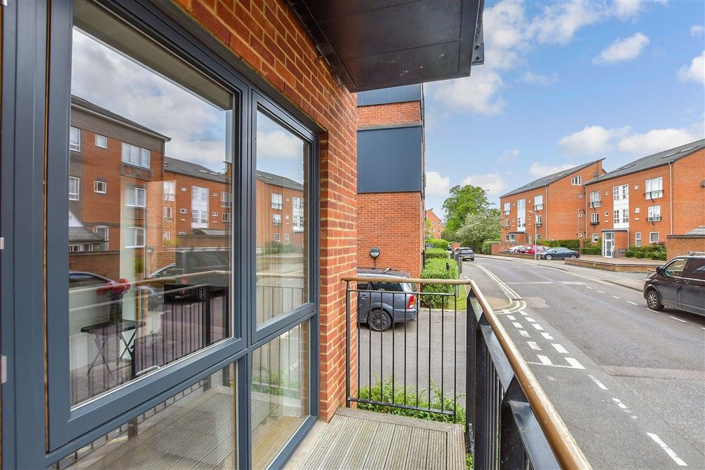 Property photo 2 of 4 Balcony / Terrace