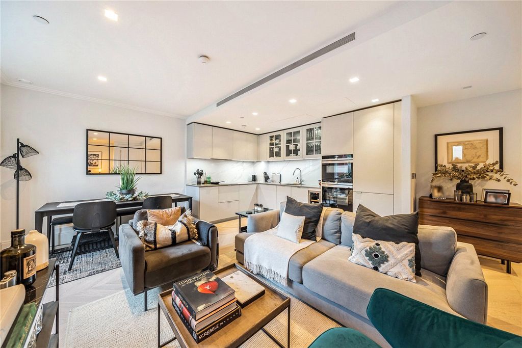 Property photo 1 of 17 Reception Room