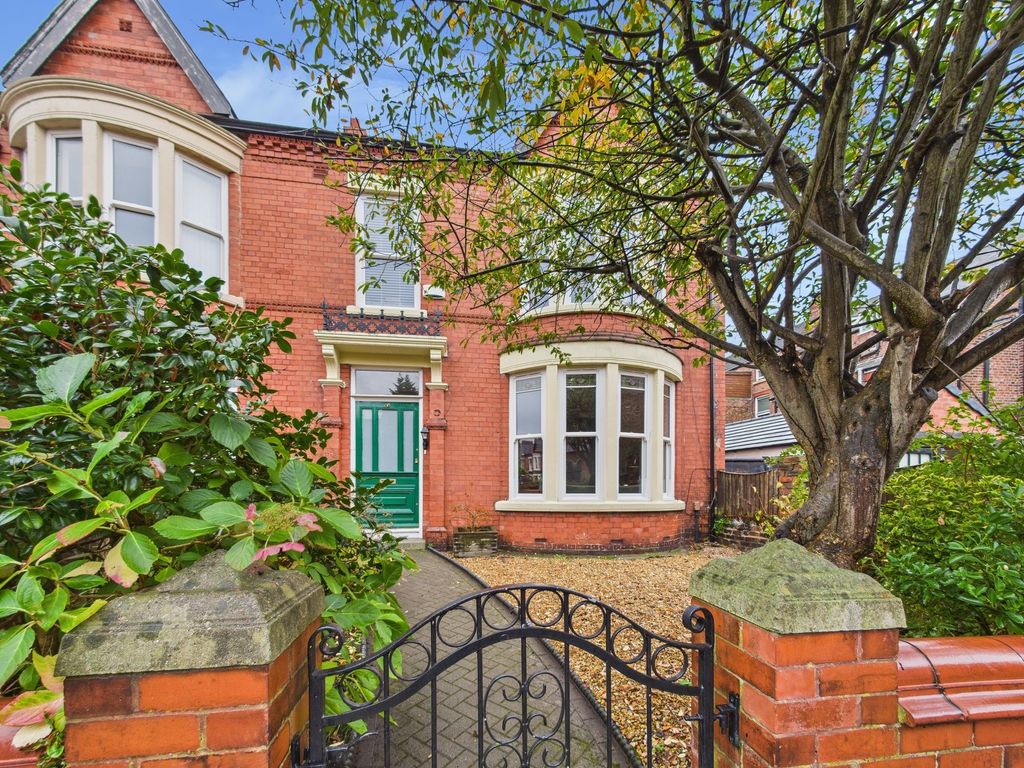 Property photo 1 of 32