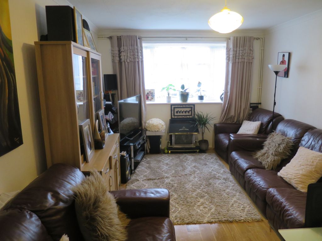 Property photo 3 of 8