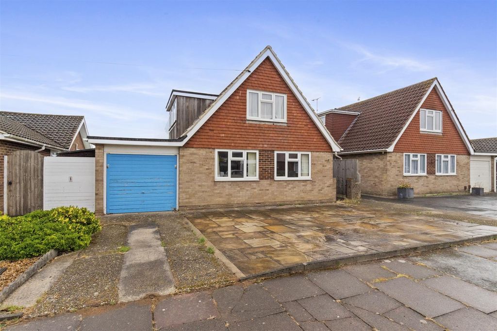 Property photo 1 of 16 Alfriston Road,3-016.Jpg