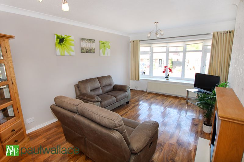 Property photo 2 of 11 Lounge