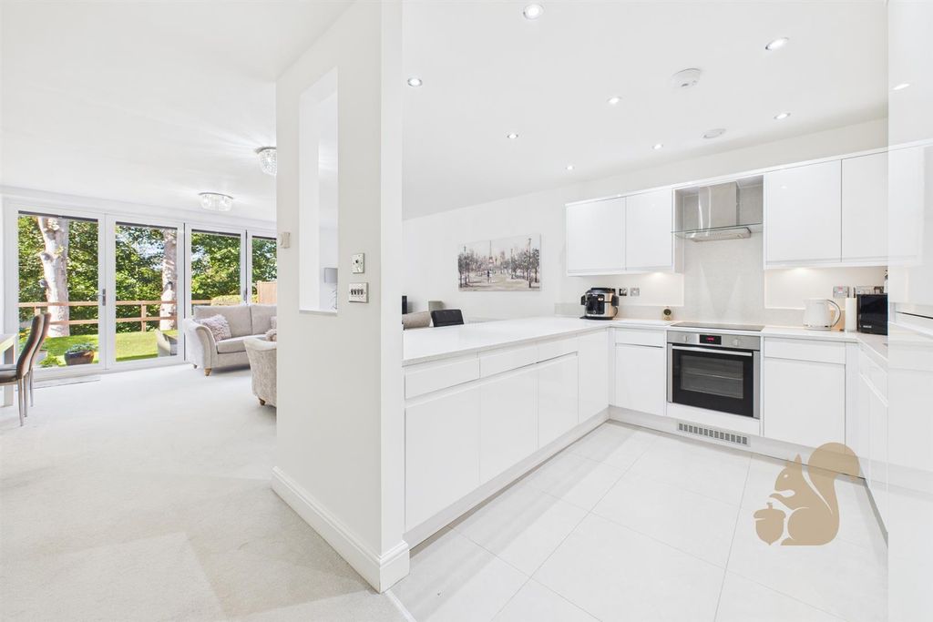 Property photo 2 of 21 Kitchen