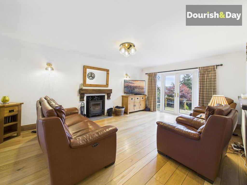 Property photo 3 of 27