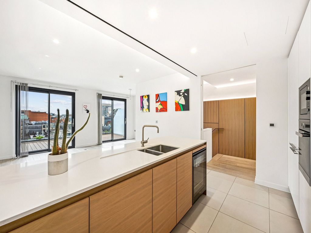 Property photo 2 of 17 Hollen Street