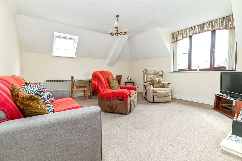 Property photo 2 of 17 Picture No. 26