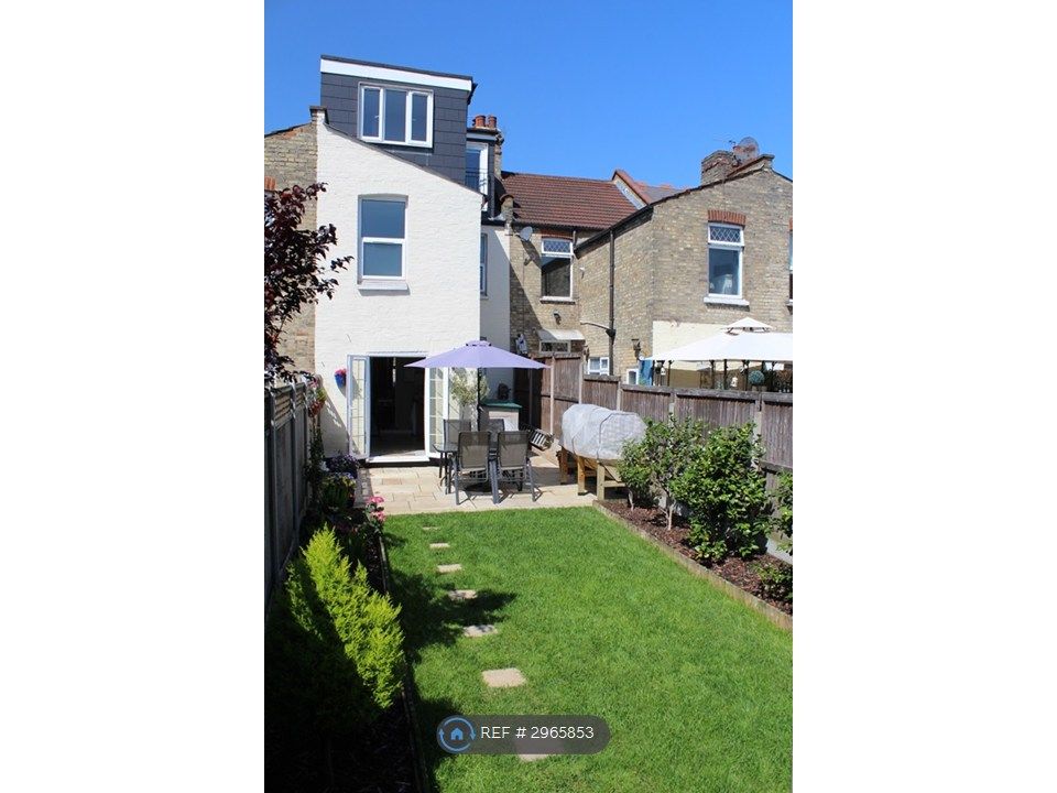 Property photo 1 of 15 48ft Garden