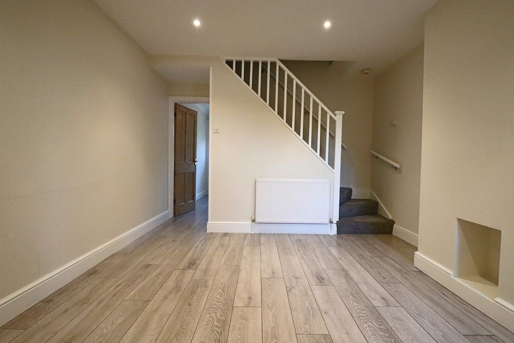 Property photo 2 of 10 Living Room