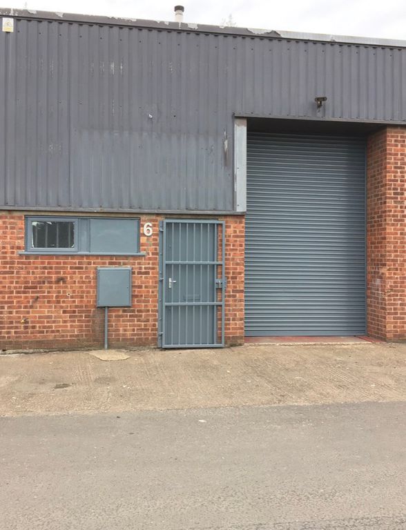 Property photo 1 of 10 1 - Front