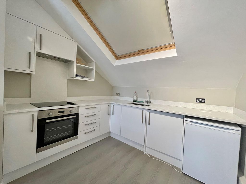 Property photo 1 of 7 Kitchen