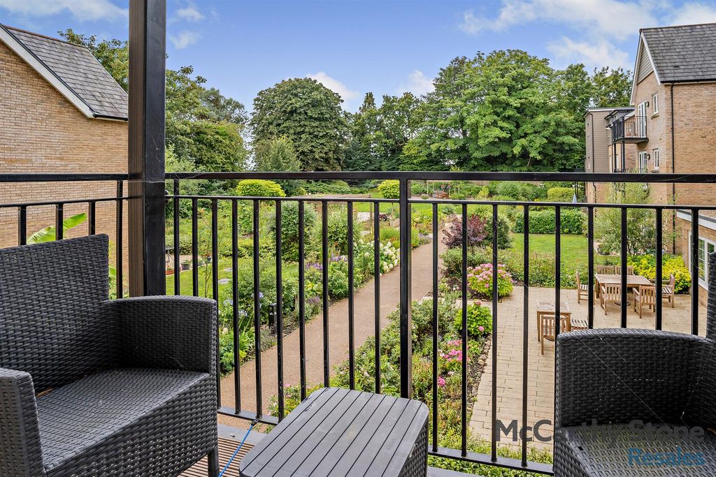 Property photo 3 of 14 Balcony