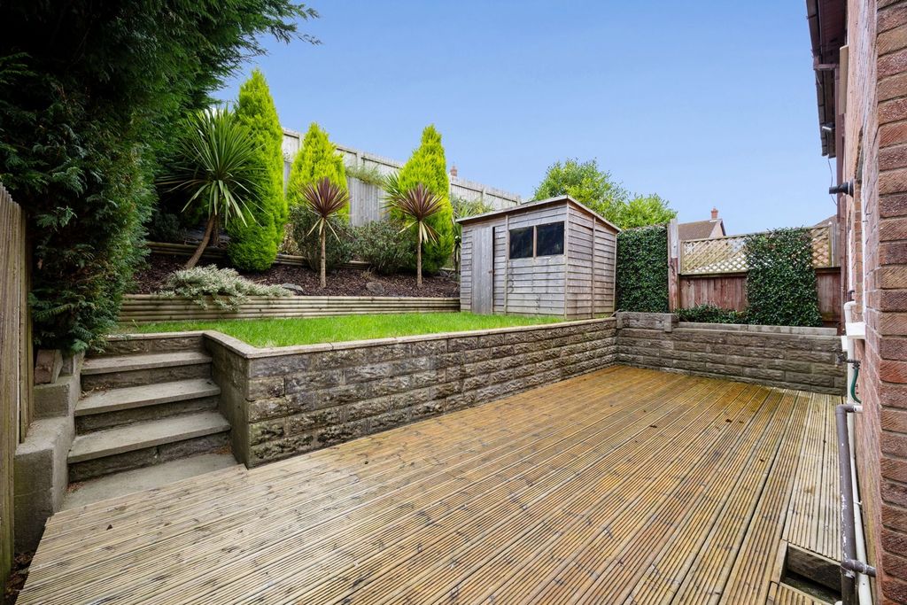 Property photo 2 of 31