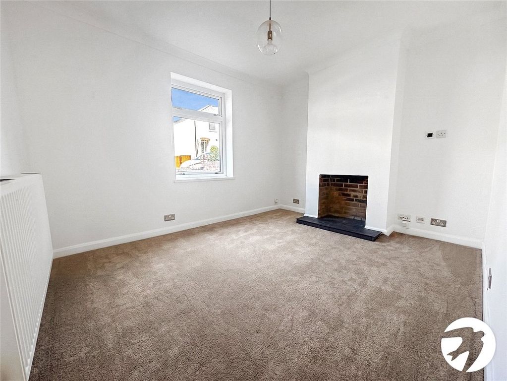 Property photo 3 of 7 Picture No. 06