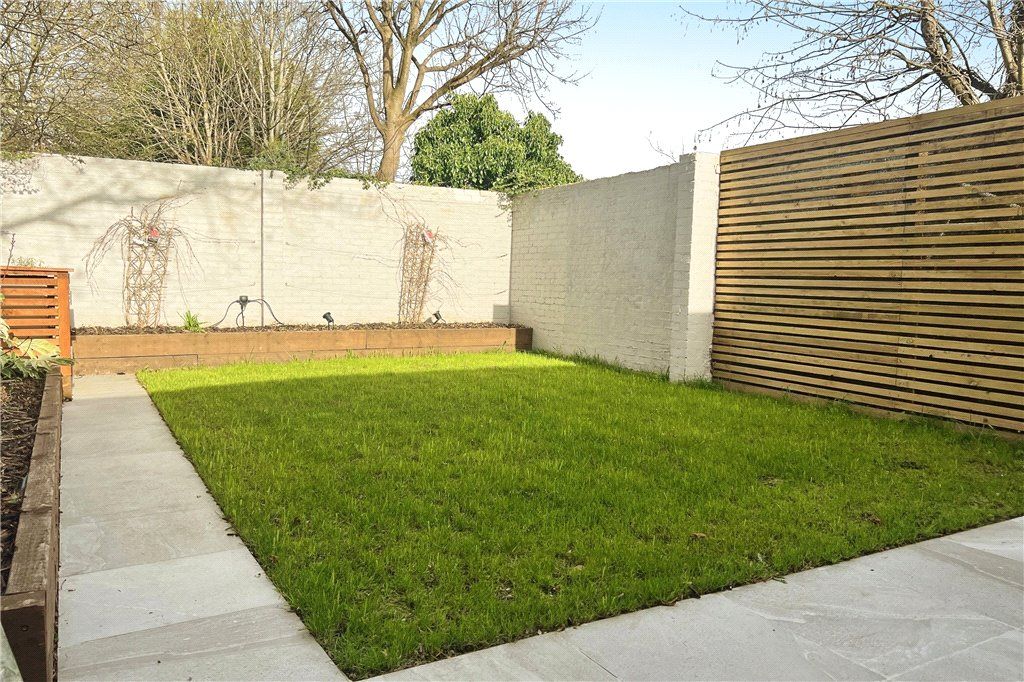Property photo 2 of 10 Garden