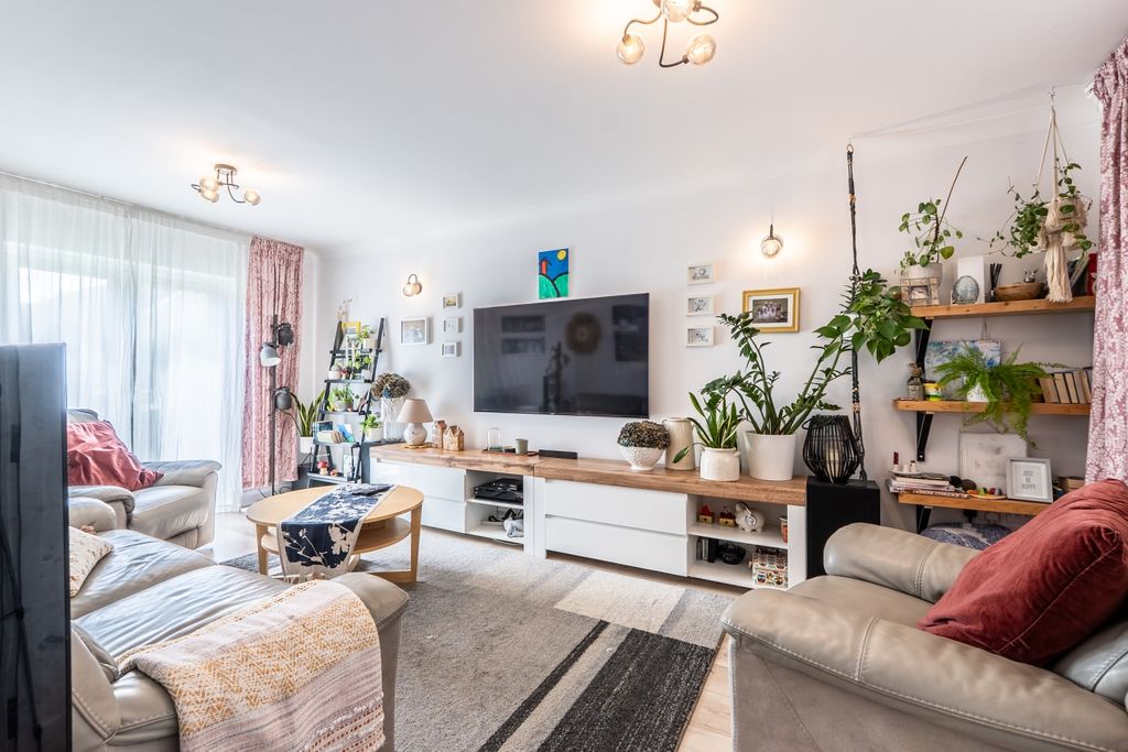 Property photo 2 of 14 Dsc02113-Hdr