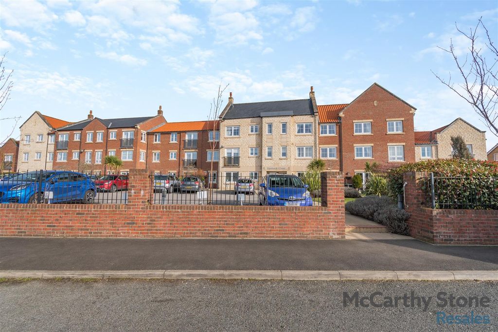 Property photo 1 of 23 8638110-Exterior01.Jpg