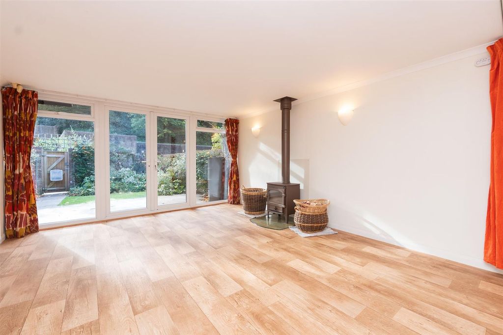 Property photo 3 of 30 12-Avon-Dale-Bs9-1Tb-26.Jpg