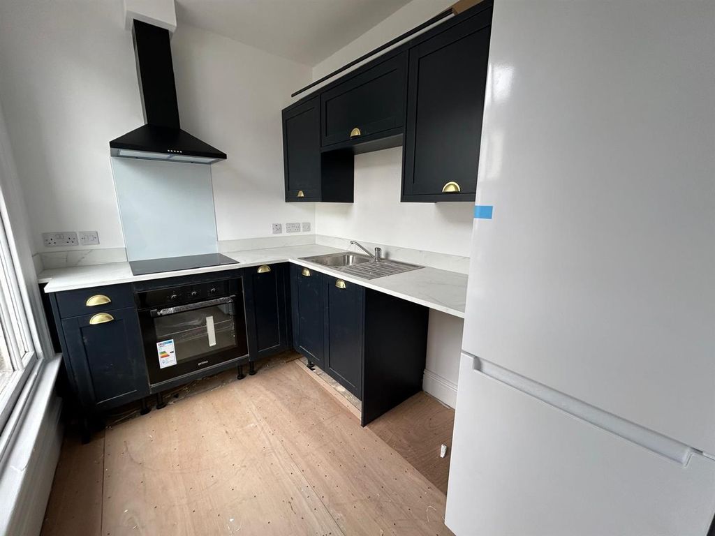 Property photo 2 of 6 Kitchen.Jpg