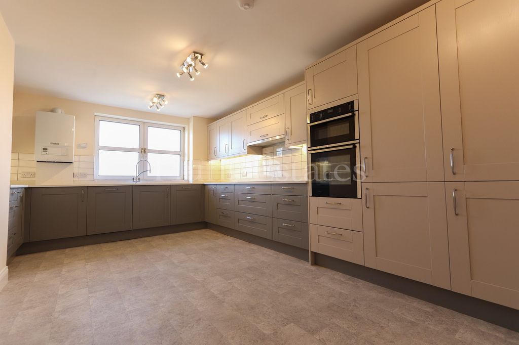 Property photo 3 of 19 Not Specified