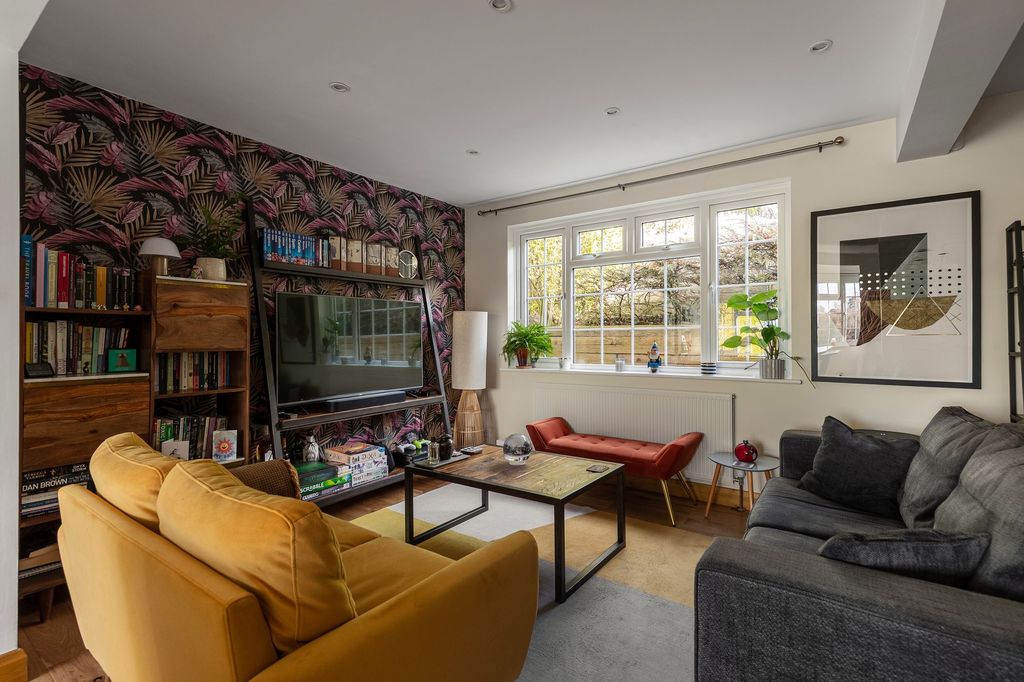 Property photo 3 of 18