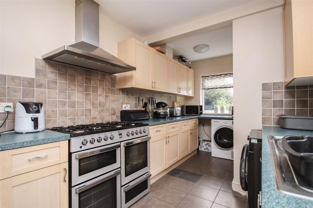 Property photo 2 of 12 Img_9901.Jpg