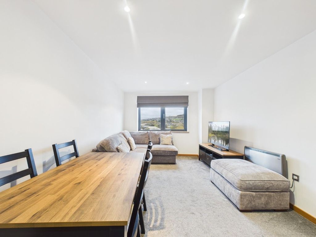 Property photo 3 of 8 Open Plan Living