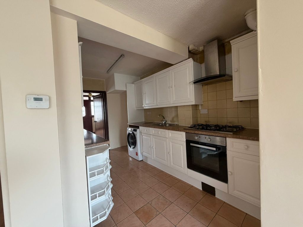 Property photo 1 of 13 Photo 9