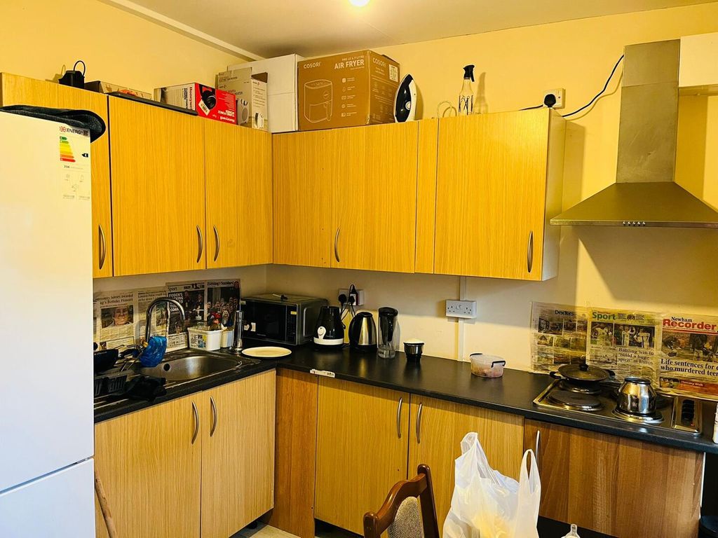 Property photo 3 of 3 Kitchen