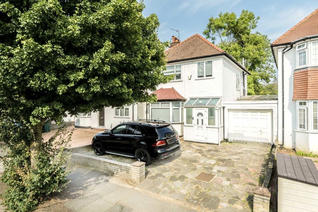Property photo 1 of 9