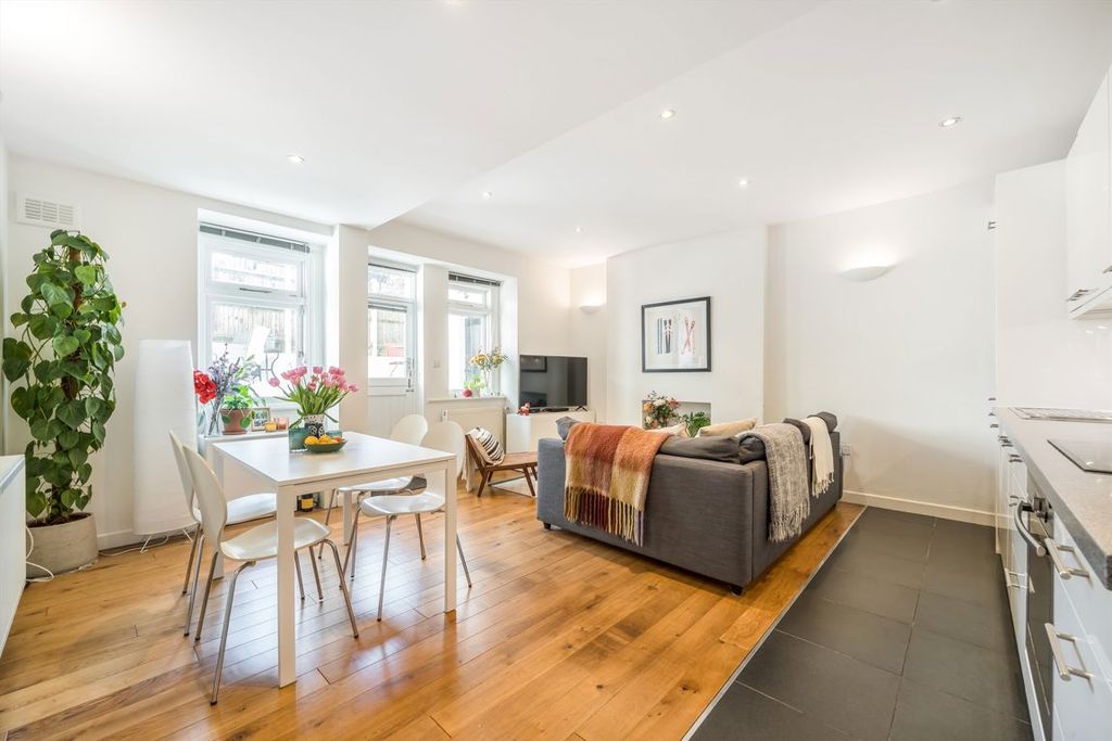 Property photo 2 of 9