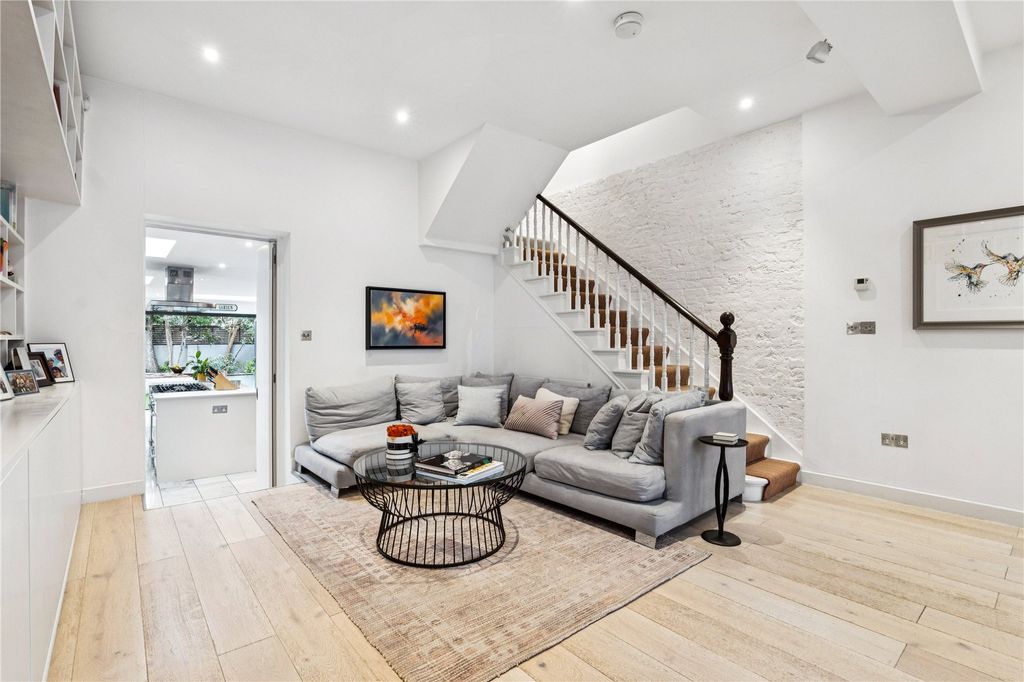 Property photo 3 of 17 Reception Room