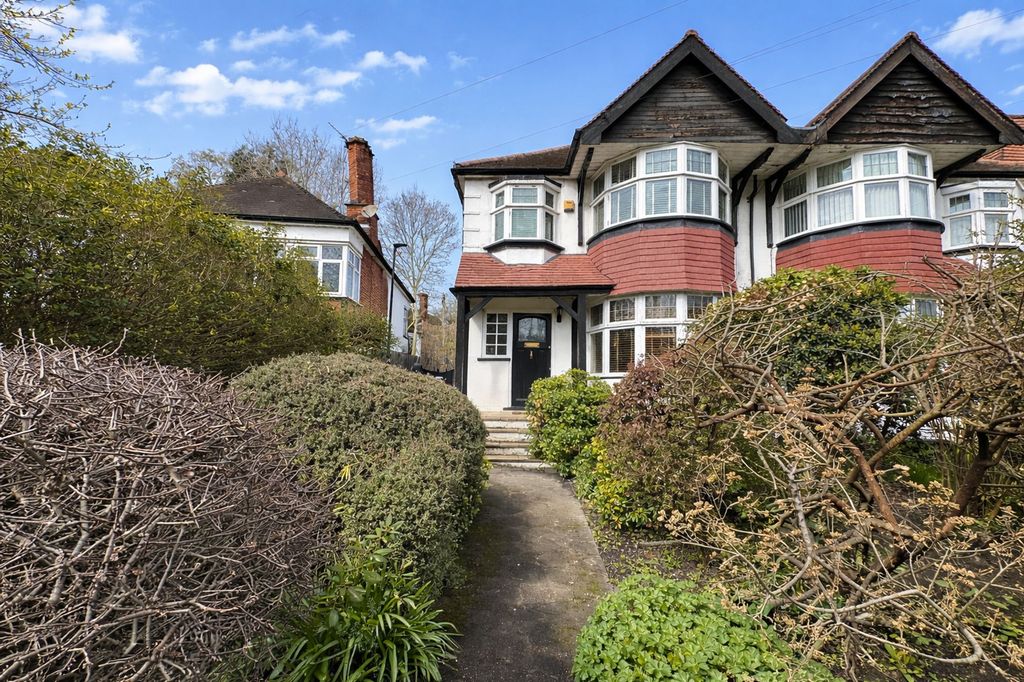 Property photo 1 of 18 Exterior