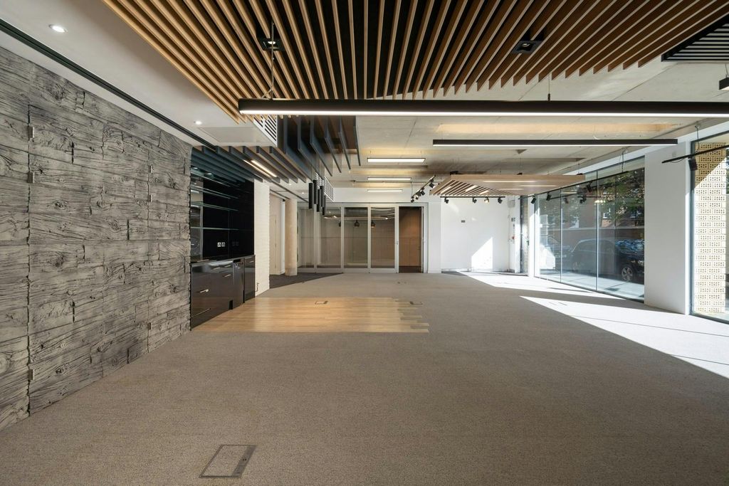 Property photo 1 of 15 Showroom Interior