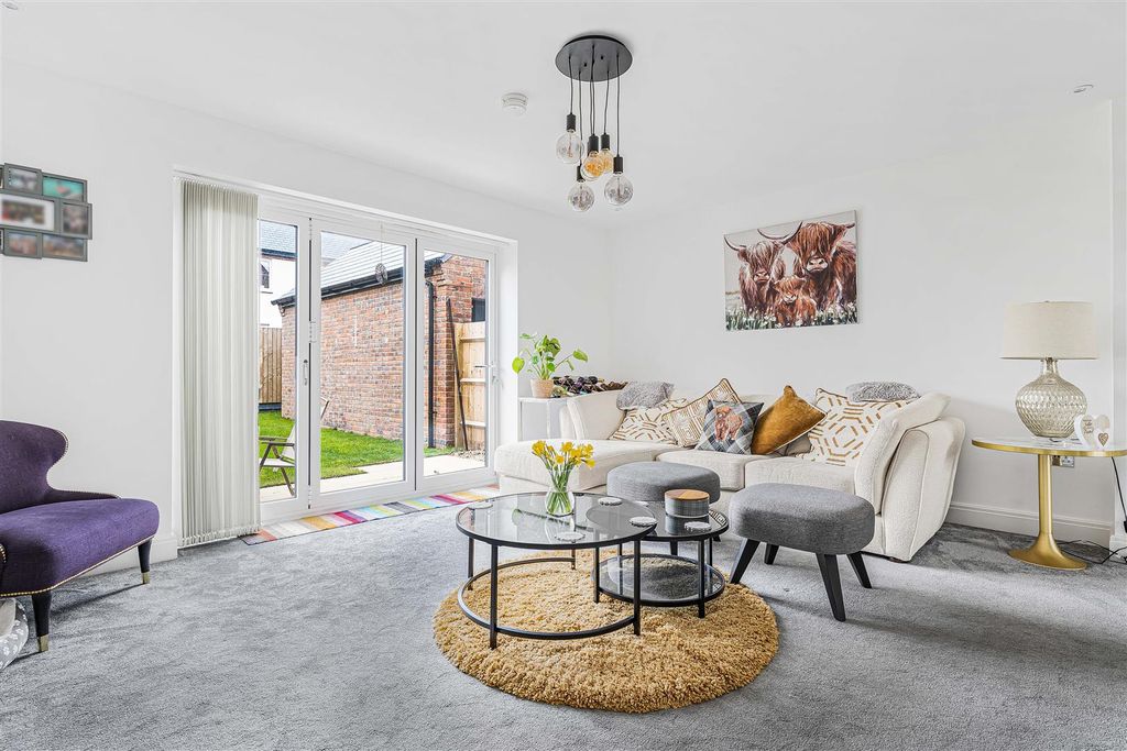 Property photo 3 of 19 13_75044.Jpg